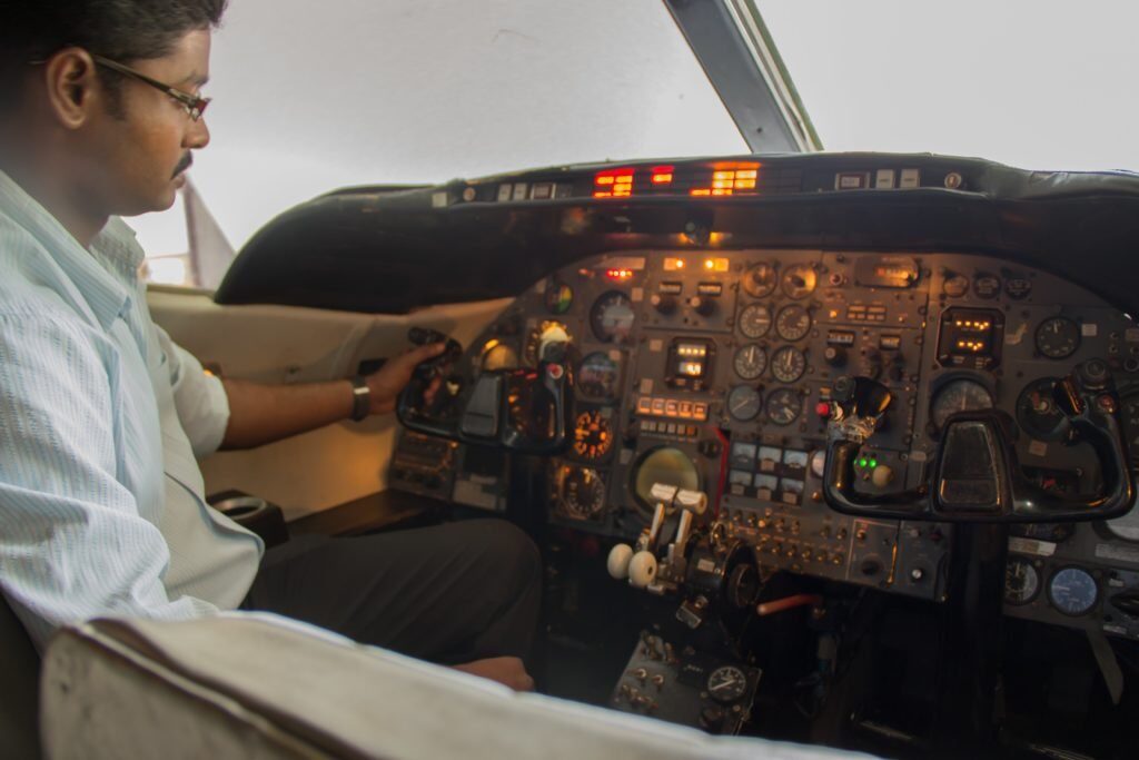 Toms College aeronautical engineering aircraft lab