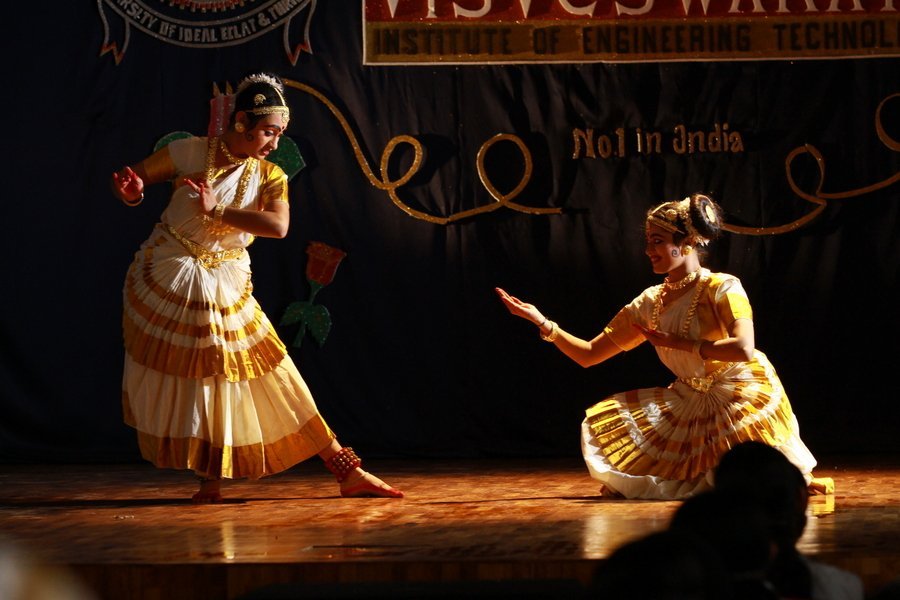Toms engineering college arts day events