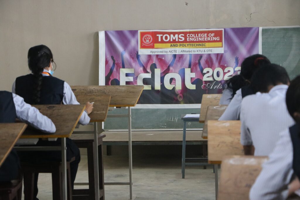 TOMS_College_ECLAT_Pencil_Drawing4